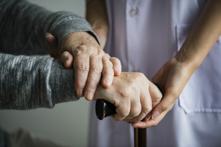 Νόσος Parkinson’s: Πως μπορεί να βοηθήσει η φυσικοθεραπεία